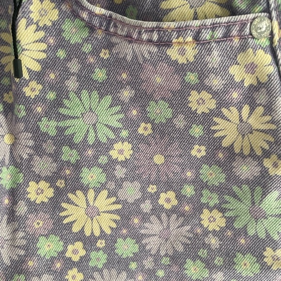 ZARA Floral High Waisted Denim 70s Shorts Lilac, Size US 4 (EU 36) - Picture 7 of 9